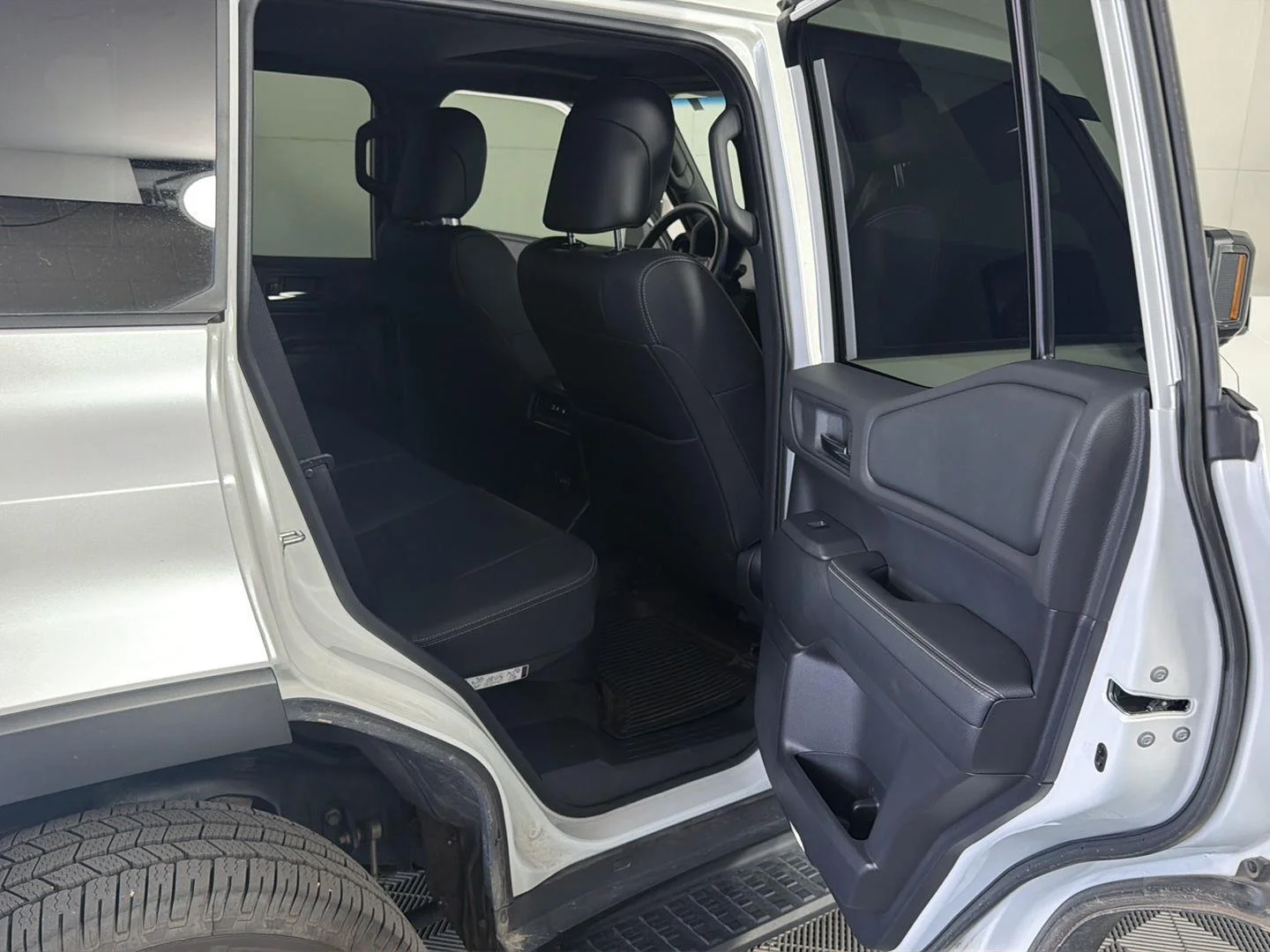 Used 2024 Wind Chill Pearl Toyota Base image 13