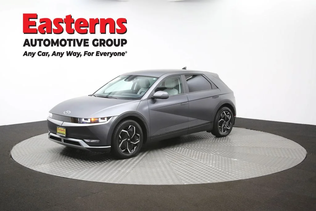 Used 2023 Gray Hyundai SEL image 54