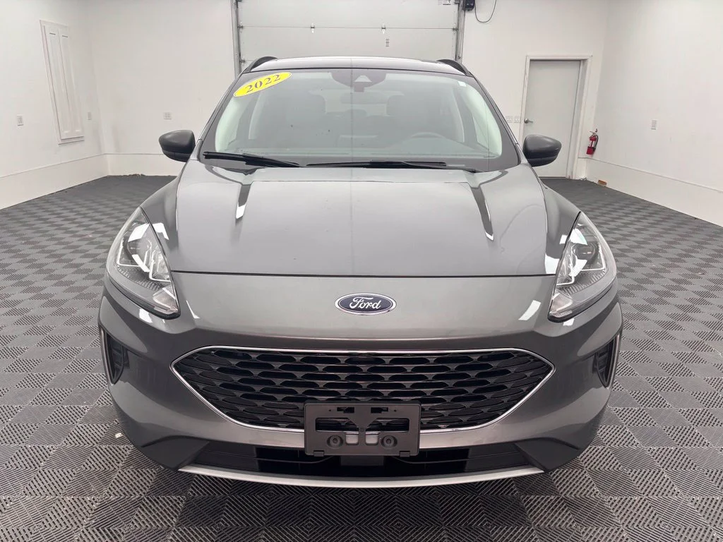 Used 2022 Gray Ford SE image 15