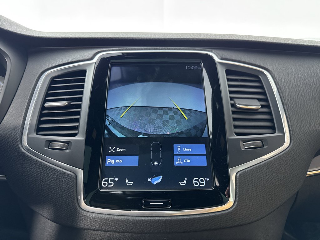 Used 2019 Onyx Black Metallic Volvo Momentum image 14