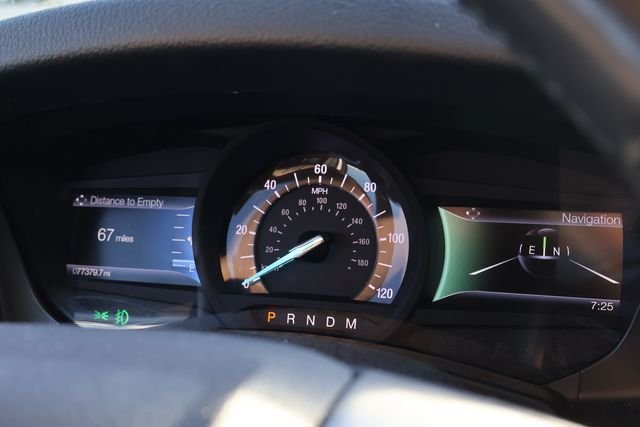 Used 2017 White Ford Limited image 12