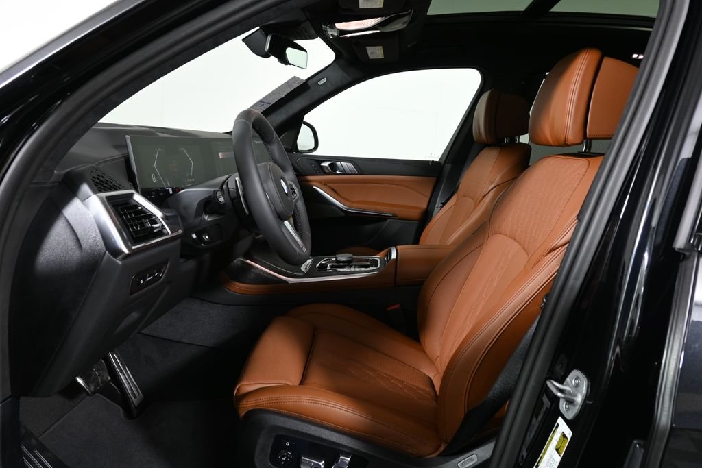 Used 2027 Black Sapphire Metallic BMW xDrive40i image 3
