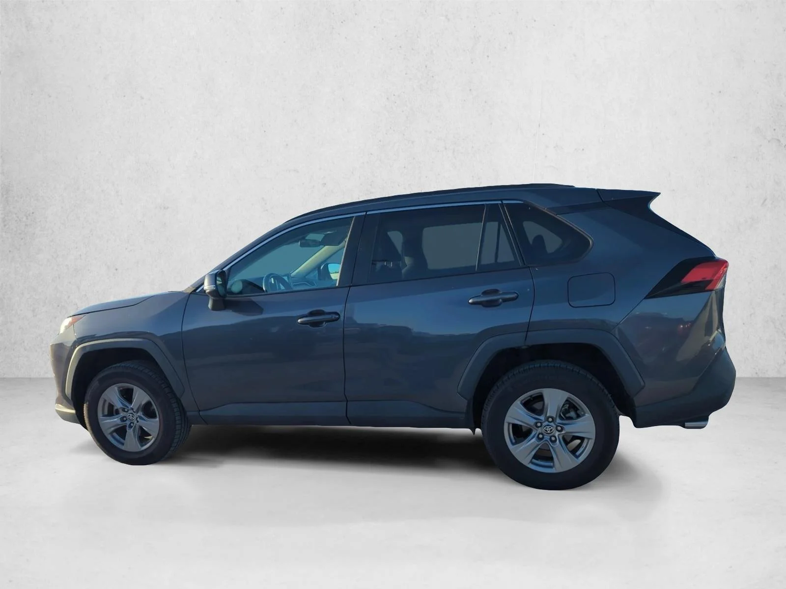Used 2022 Magnetic Gray Metallic Toyota XLE image 8
