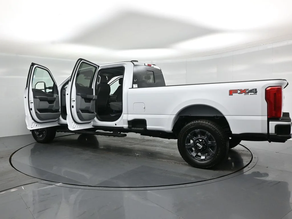 New 2026 Oxford White Ford XL image 28
