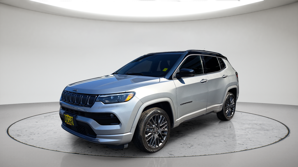Used 2022 Silver Jeep Limited image 7