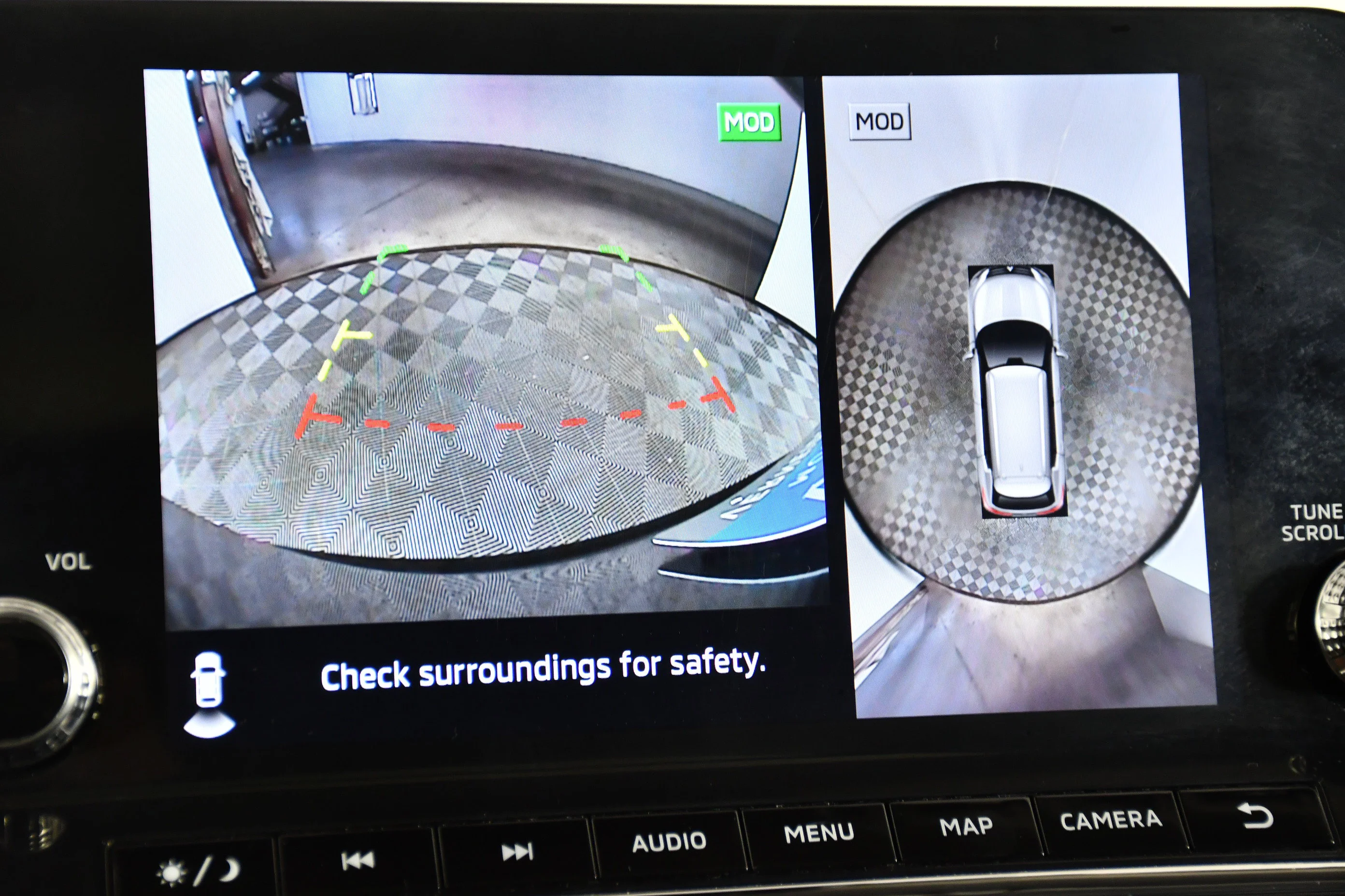 Certified Used 2025 Black Diamond Mitsubishi SE image 27