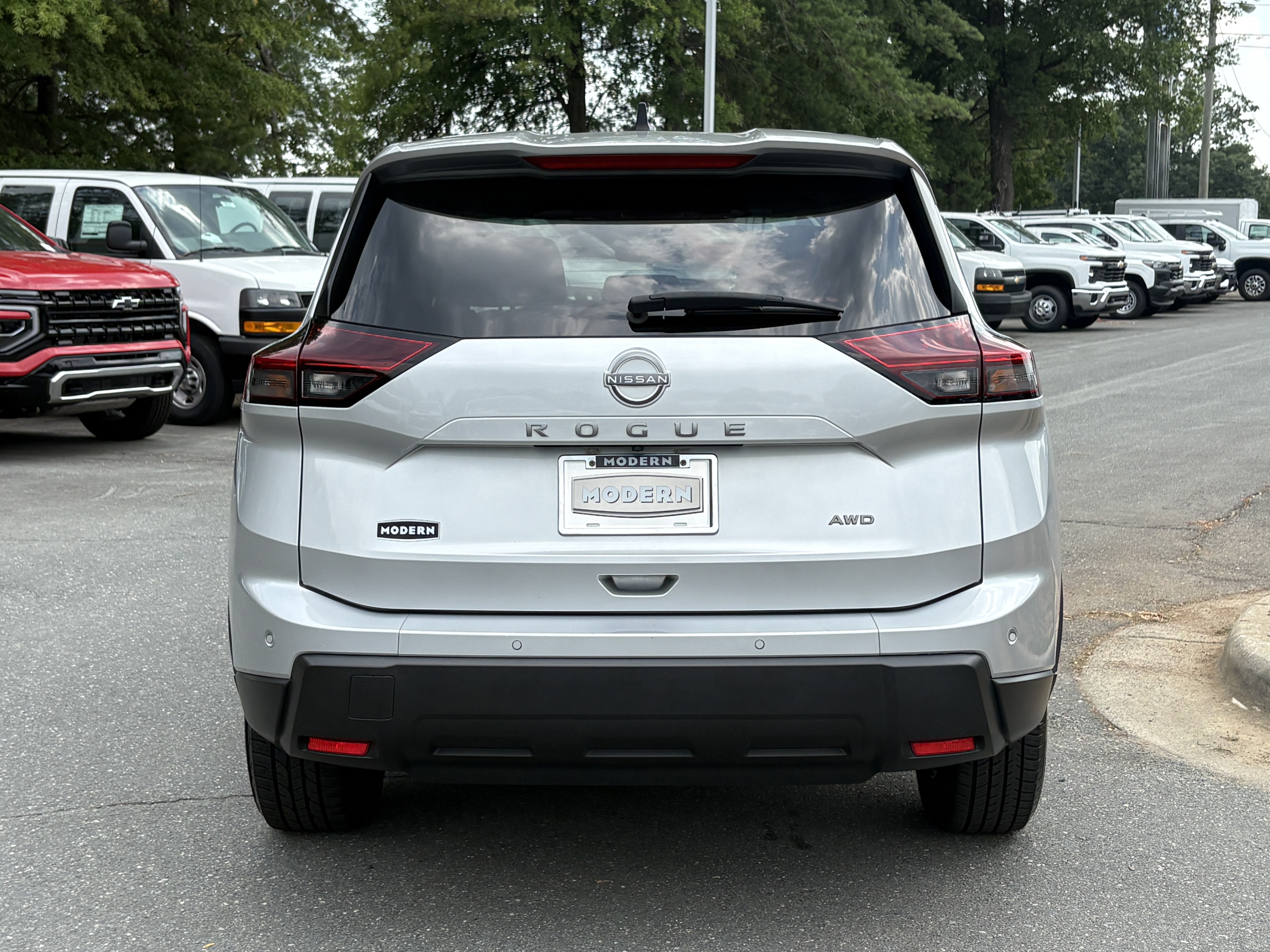 Used 2024 Brilliant Silver Metallic Nissan S image 4