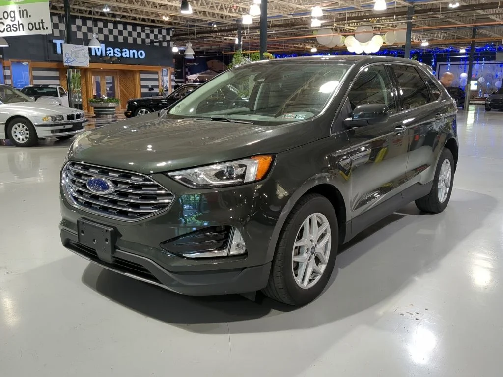 Certified Used 2022 Green Metallic Ford SEL image 1