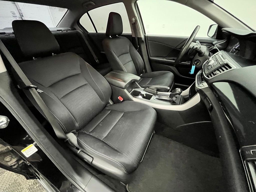 Used 2015 Alabaster Silver Metallic Honda Sport image 31