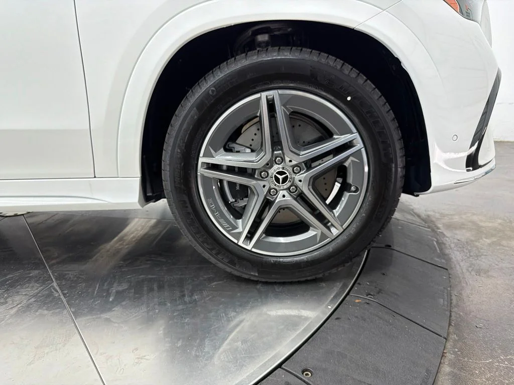 New 2026 White Mercedes-Benz GLE 580 image 9