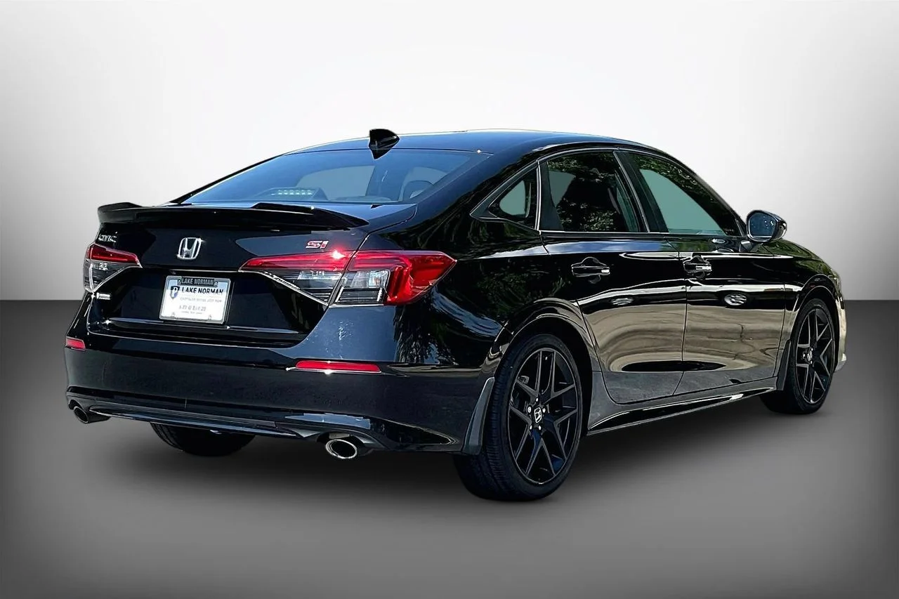 Used 2022  Honda Si image 8