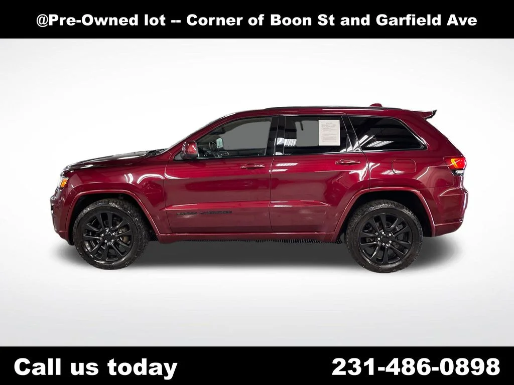 Used 2018 Red Jeep Altitude image 2