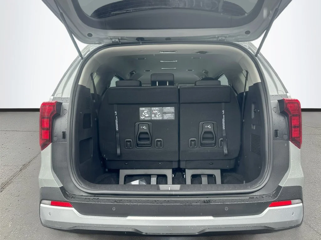 New 2027 Ceramic Silver Kia LXS image 26