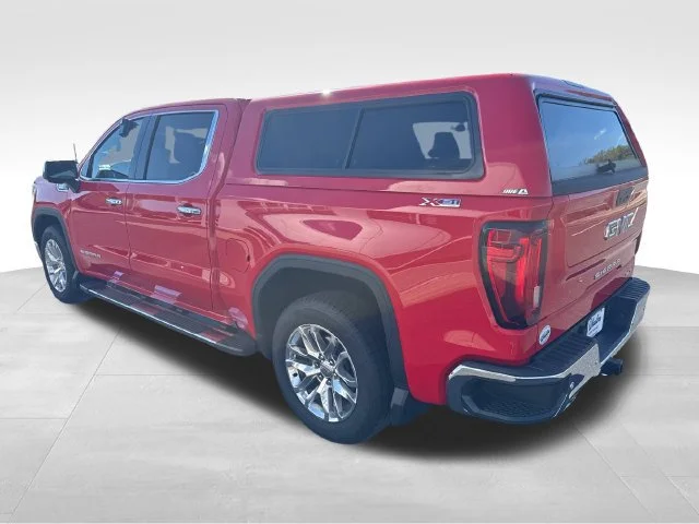 Used 2020 CARDINAL RED GMC SLT image 3