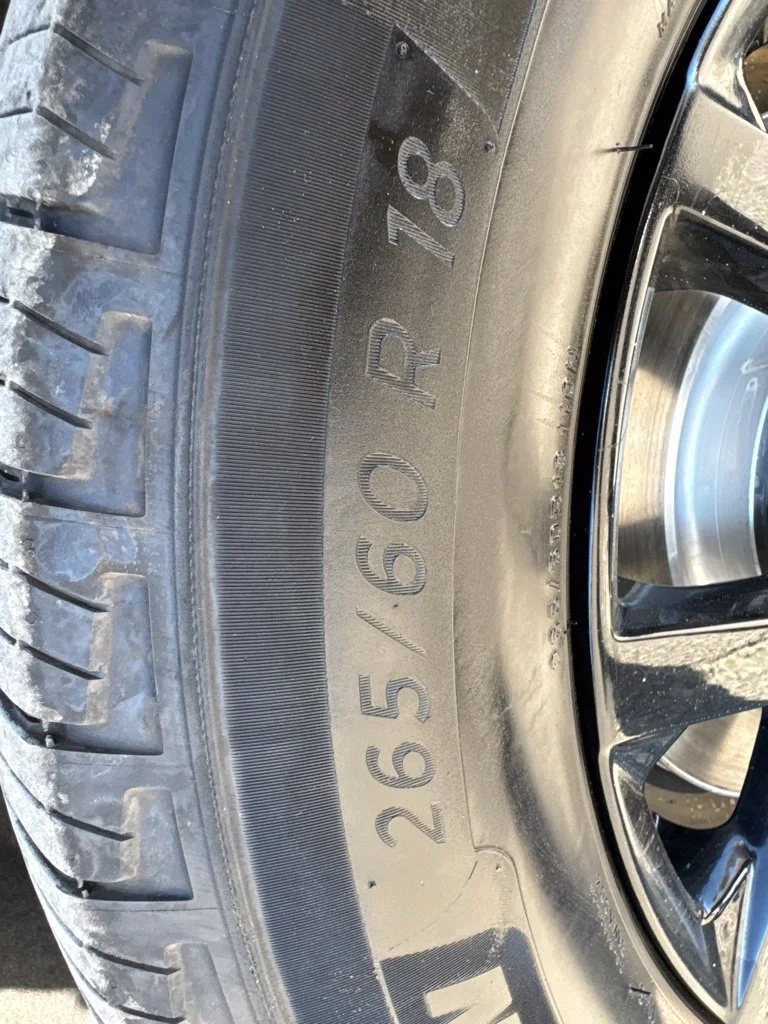 Used 2025 Silver Jeep Altitude image 33