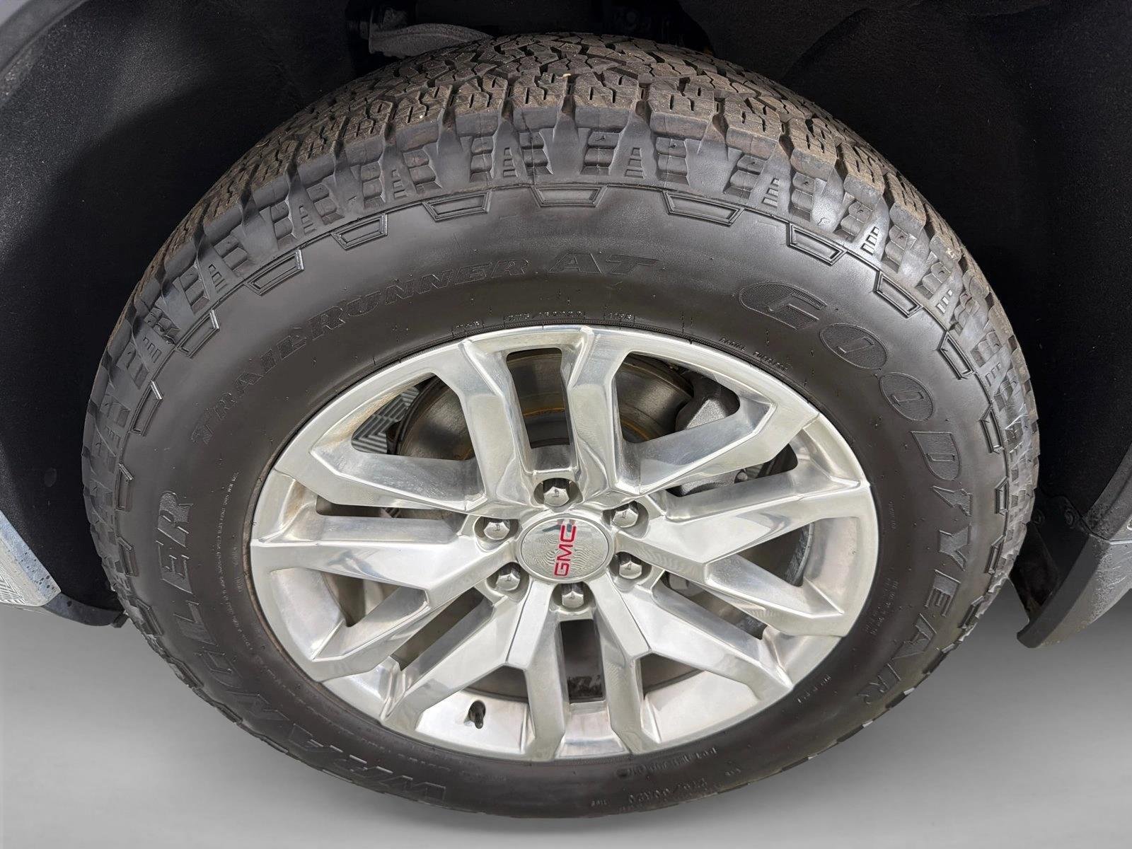 Used 2021 Dark Sky Metallic GMC SLE image 11