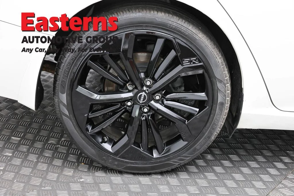 Used 2023 White Nissan 2.5 SR image 30