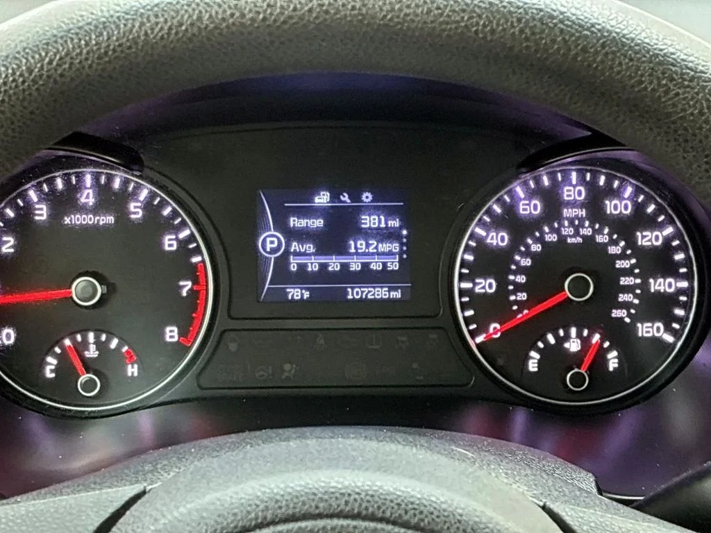 Used 2017 Snow White Pearl Kia LX image 24