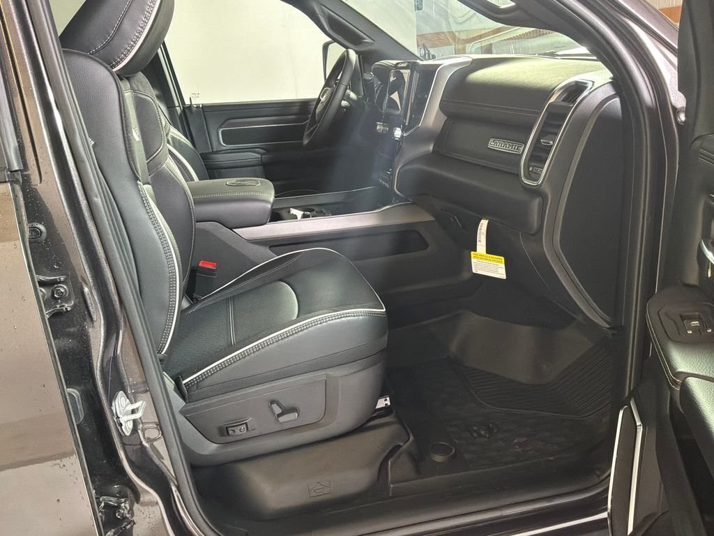 New 2026 Granite Crystal Metallic Clear-Coat Exterior Paint RAM Laramie image 22