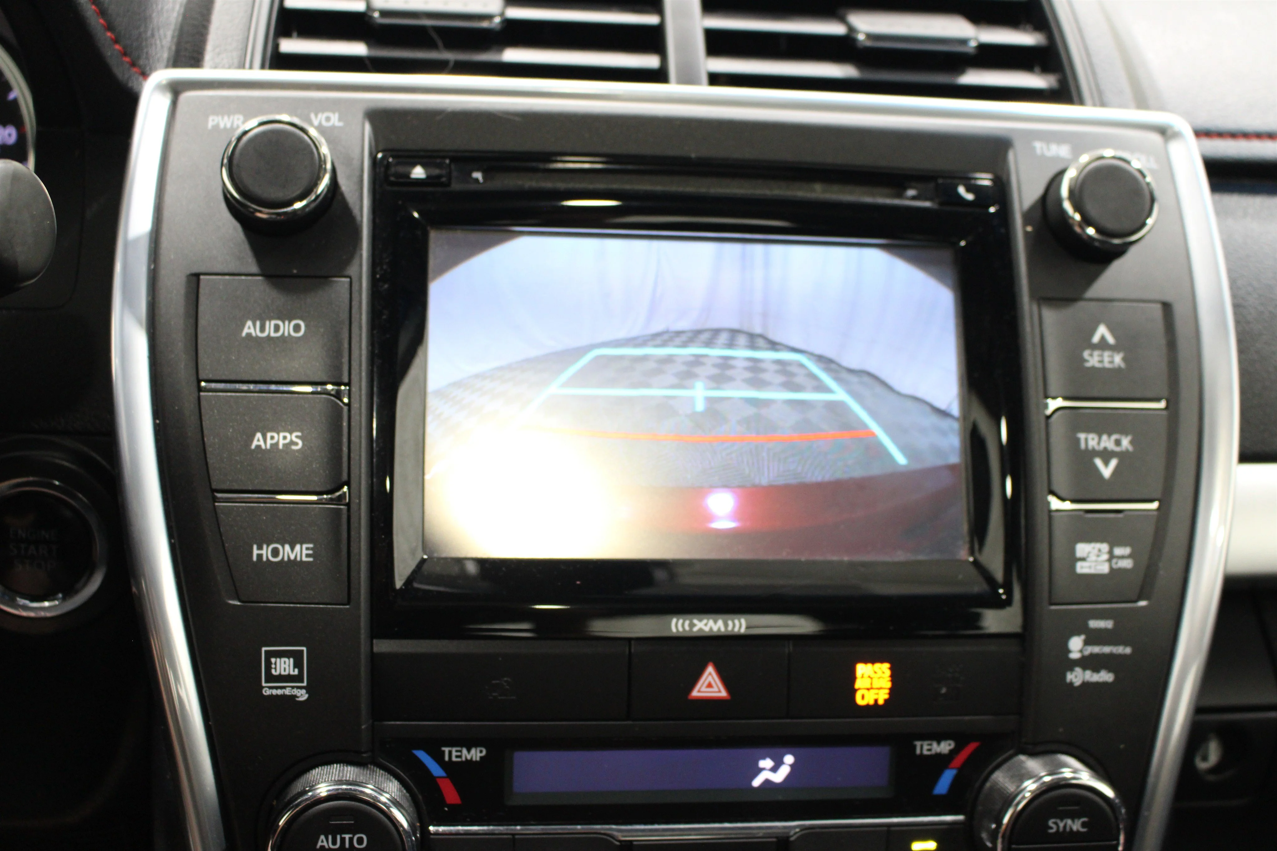 2017 Toyota Camry XSE - Photo 16