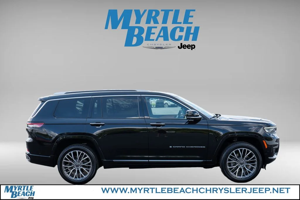 Certified Used 2021 Diamond Black Jeep Summit image 7