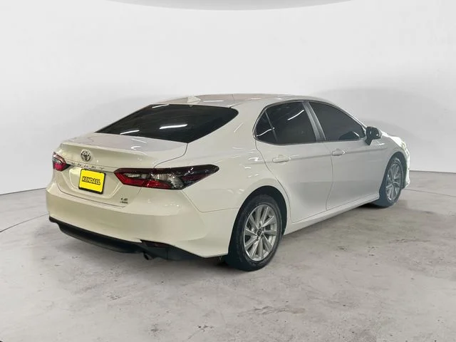 Used 2022 White Toyota LE image 5