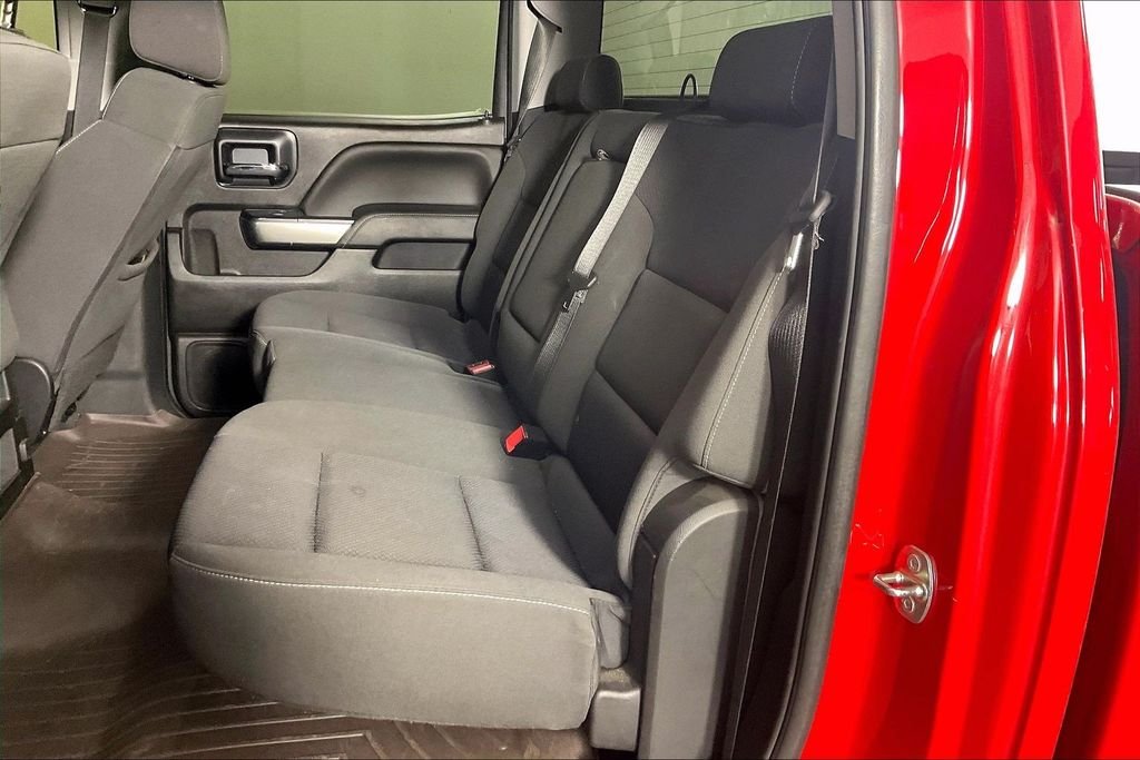 Used 2018 Red Chevrolet LT image 3