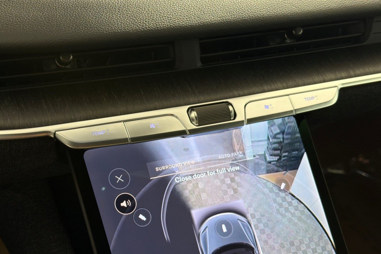 Used 2025 GREY Lucid Touring image 18
