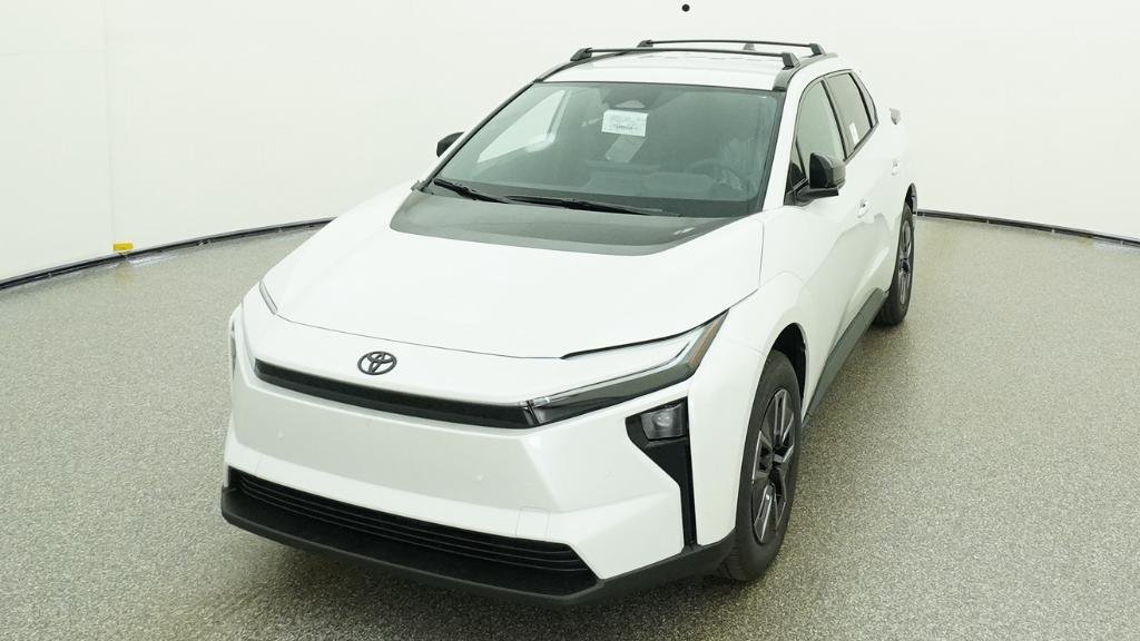 New 2026 Wind Chill Pearl Toyota XLE image 10