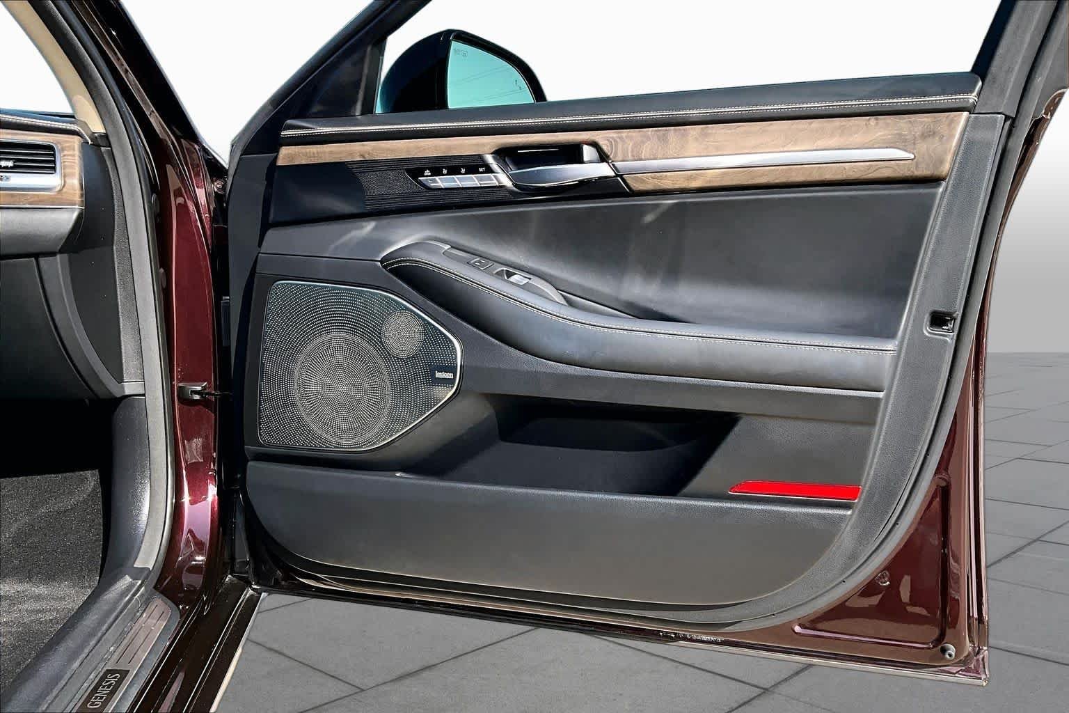 Used 2020 Porto Red Genesis 5.0L Ultimate image 22