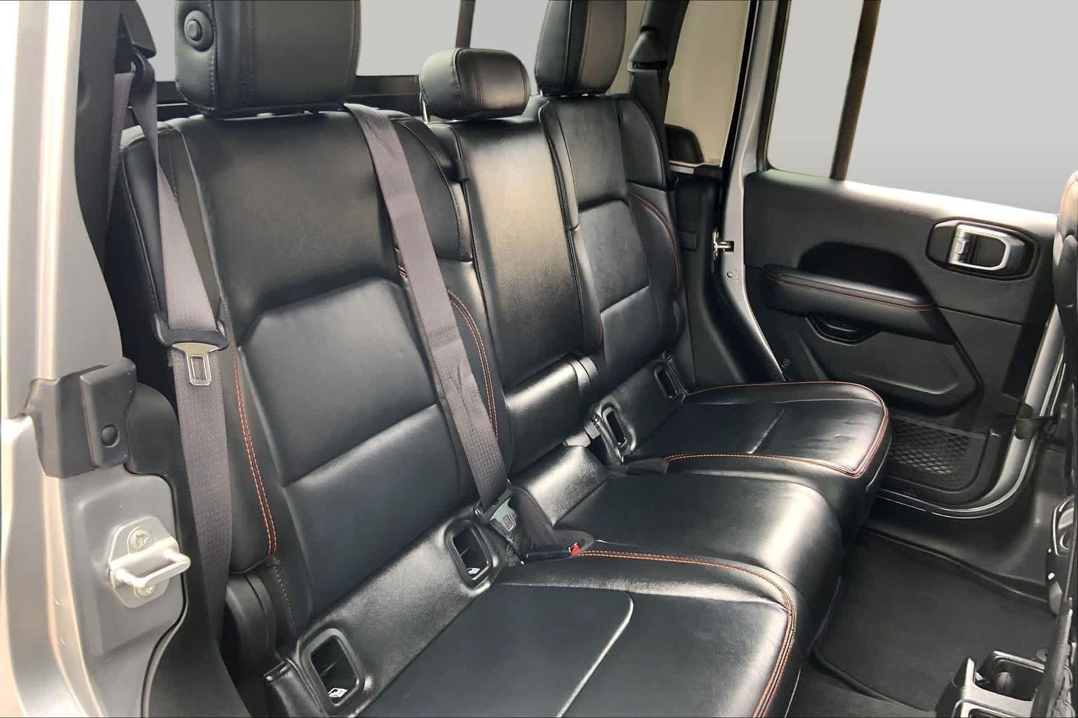 Used 2021 Billet Silver Metallic Clearcoat Jeep Mojave image 19