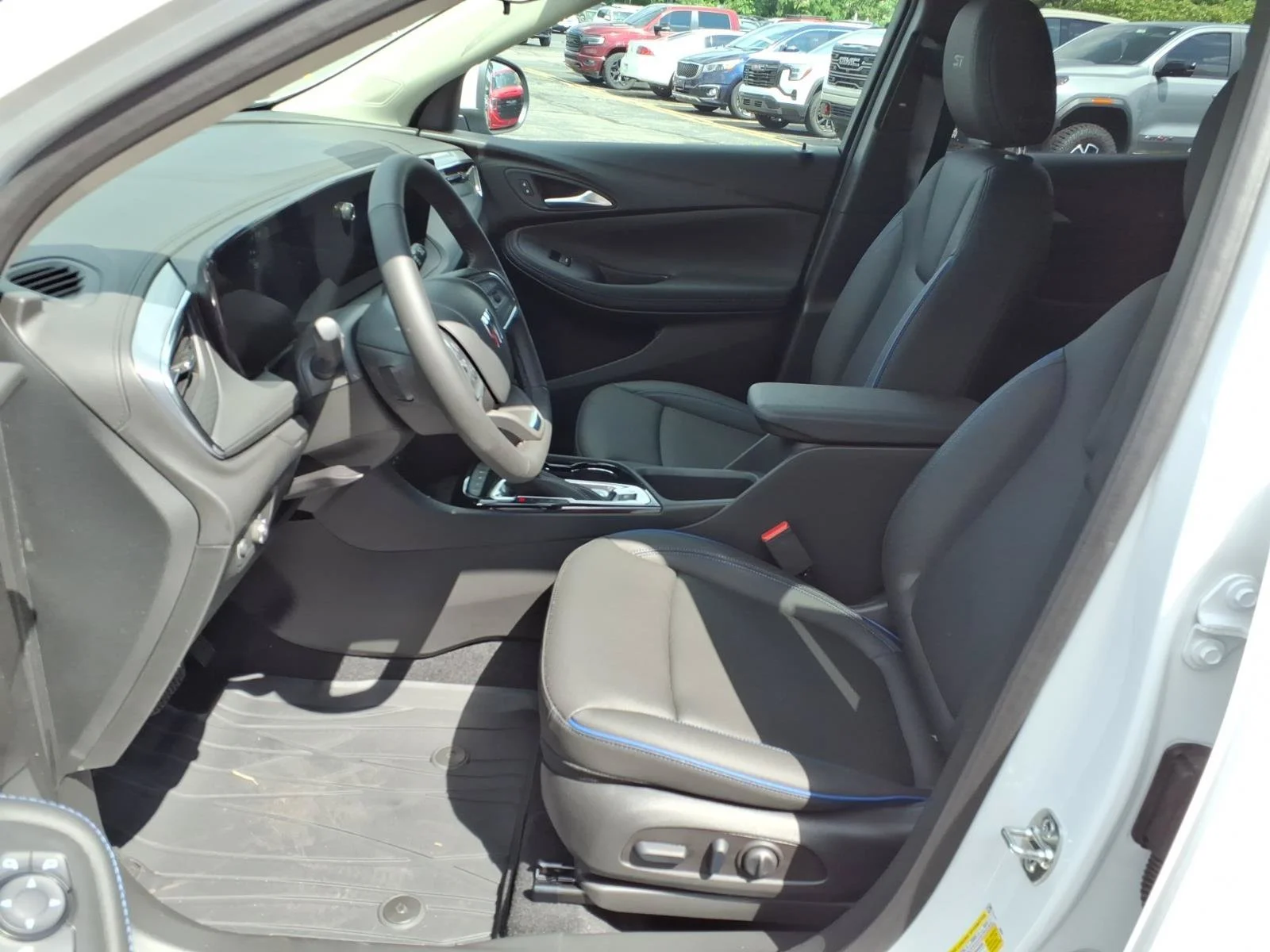 New 2026 Summit White Buick Sport Touring image 4