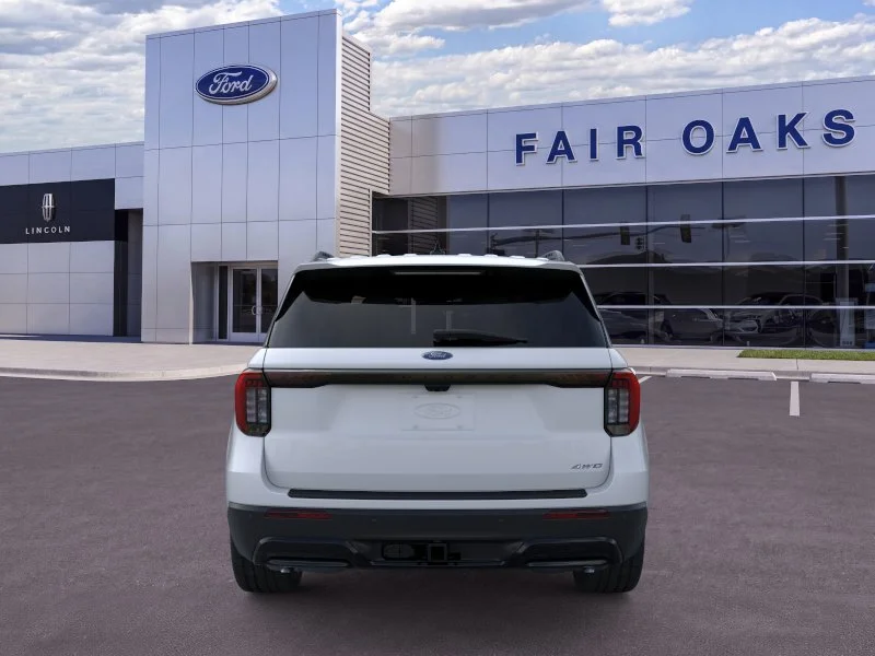 New 2026 Space White Metallic Ford ST-Line image 27