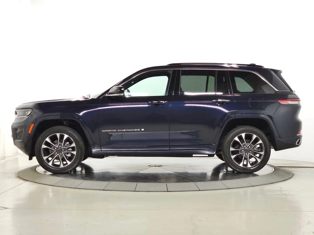 Used 2023 Black Jeep Overland image 2