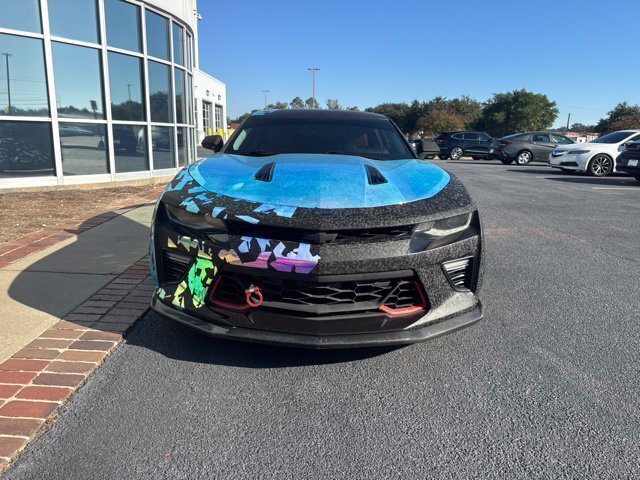 Used 2018 Gray Chevrolet SS image 2