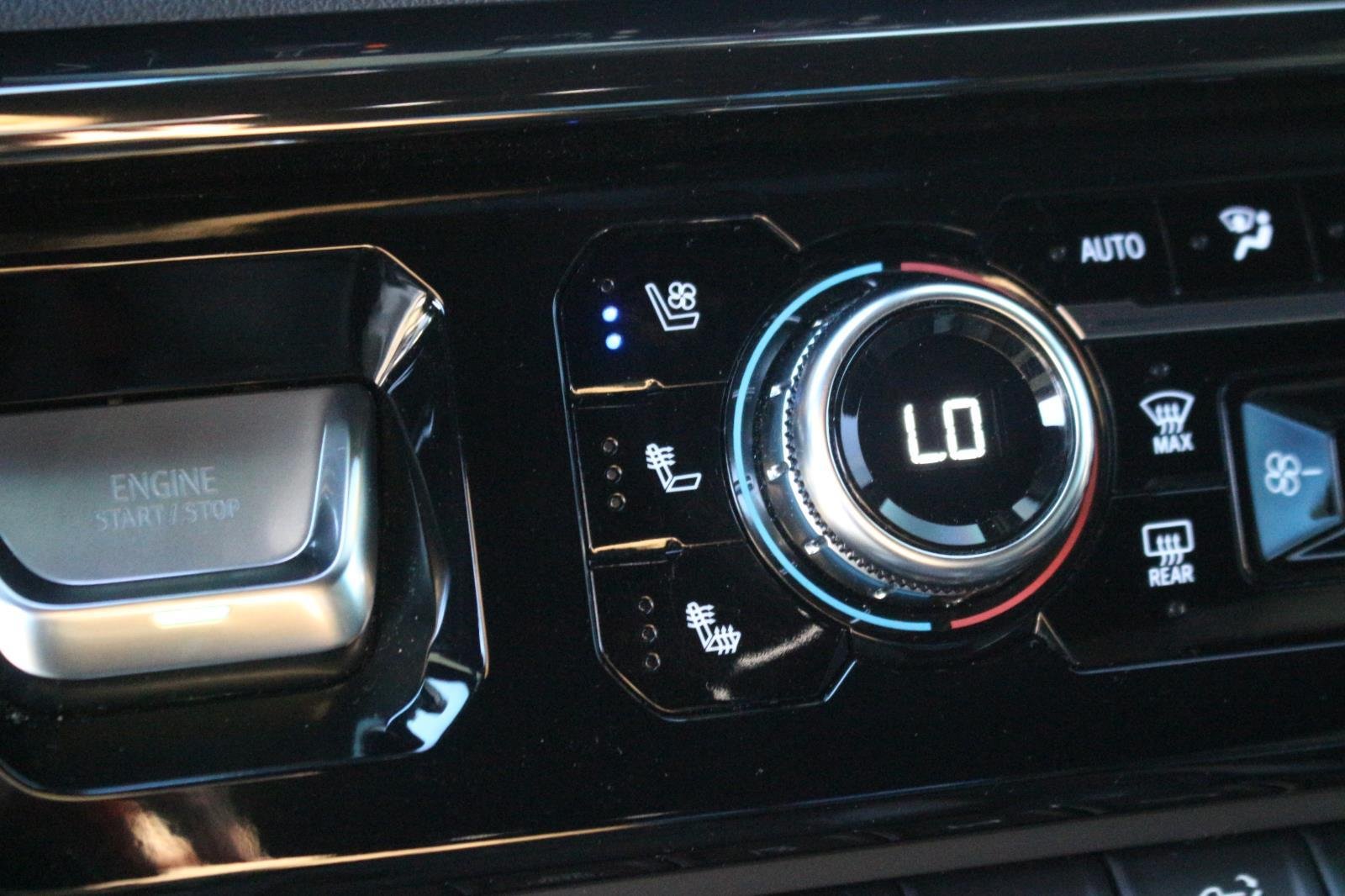 Used 2024 Onyx Black GMC AT4 image 29