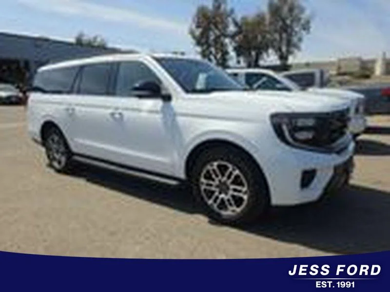 Used 2025 Oxford White Ford Active image 2