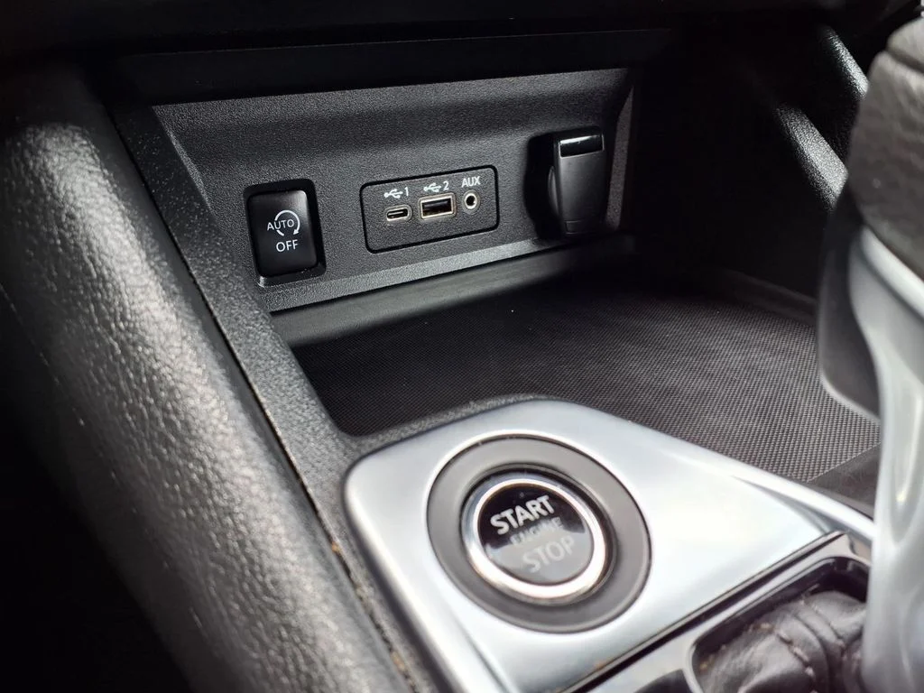 Used 2024 Gray Nissan SV image 9