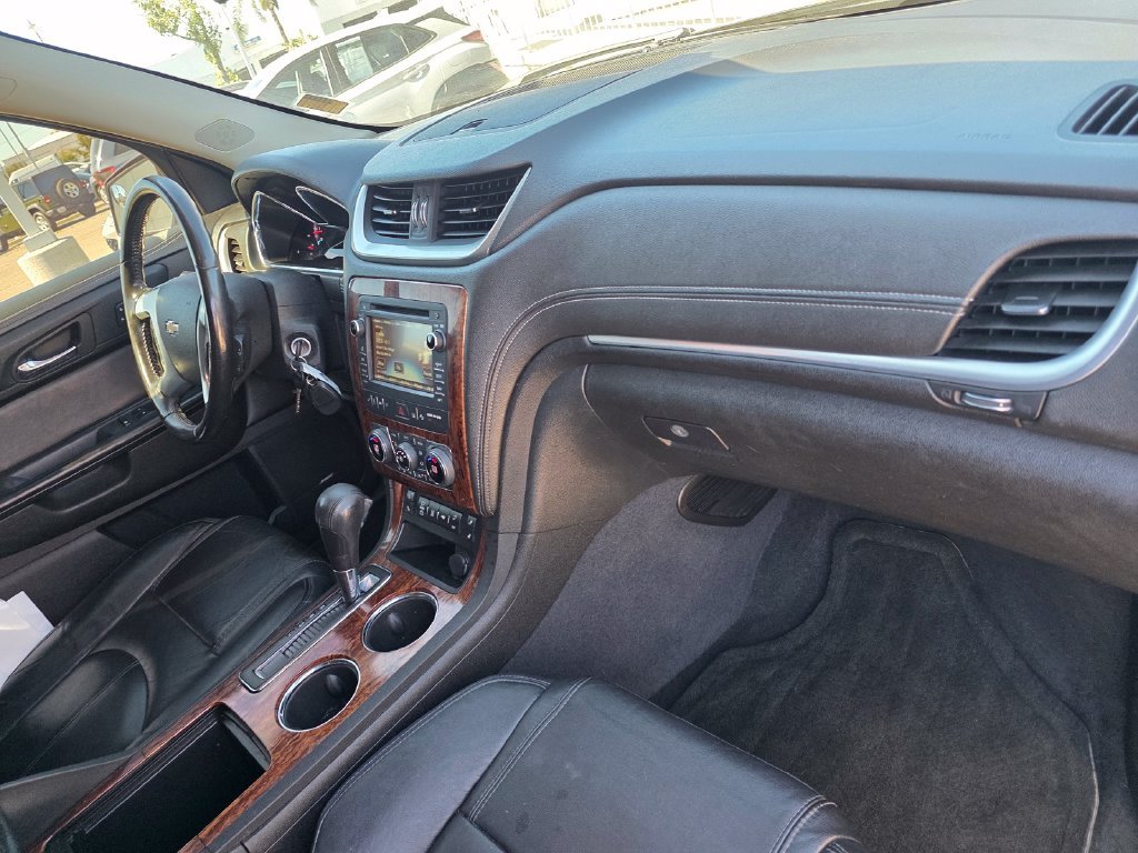 Used 2014 Gray Chevrolet 2LT image 22