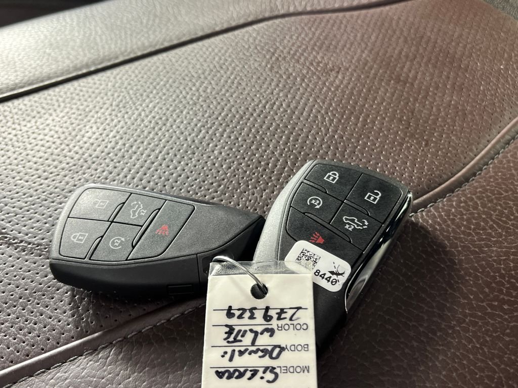 Used 2023 White GMC Denali image 30