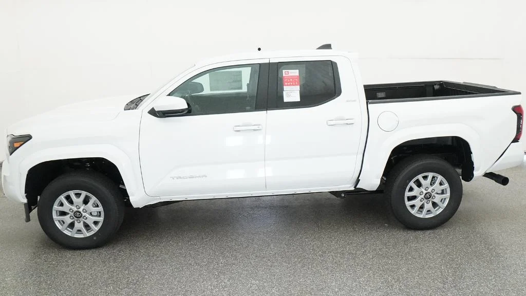New 2026 Ice Cap Toyota SR5 image 16