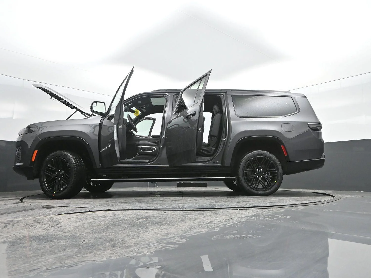 New 2026 Baltic-Gray Metallic Clear-Coat Exterior Paint Jeep Limited Reserve image 54