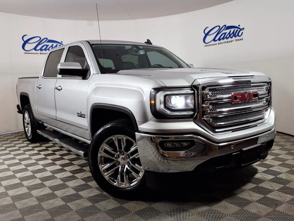 Used 2018 QUICKSILVER METALLIC GMC SLT image 1