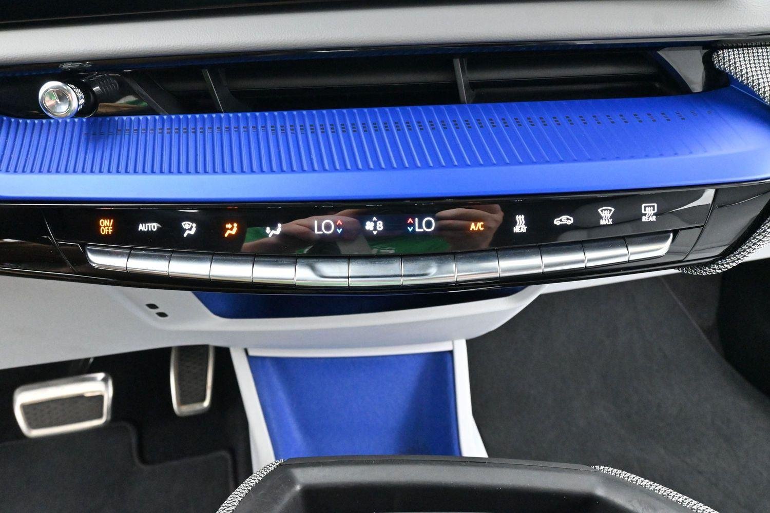 Used 2025 Crystal White Tricoat Cadillac Sport 1 image 25