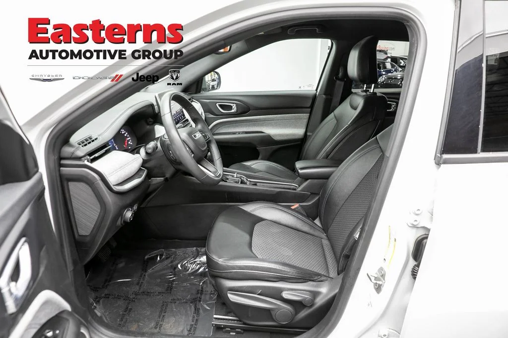 Certified Used 2024 White Jeep Latitude image 15