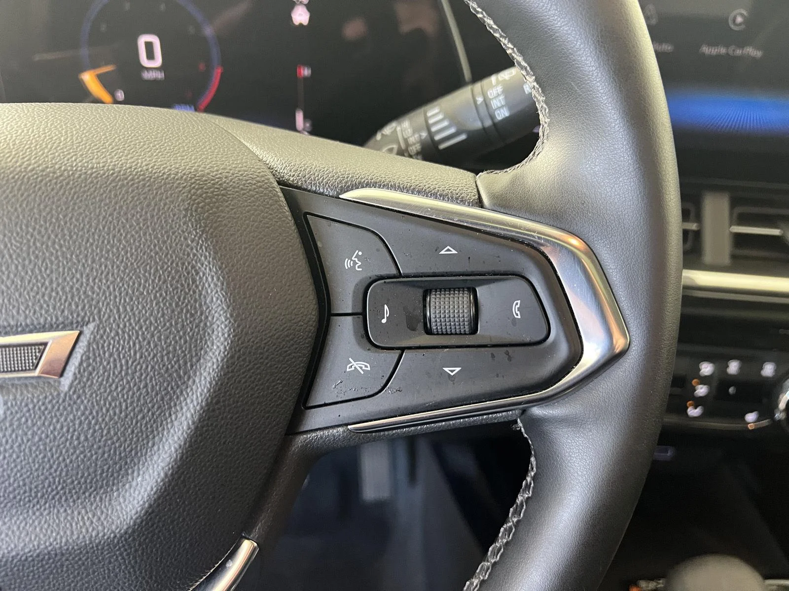 Used 2024 Mosaic Black Metallic Chevrolet ACTIV image 11