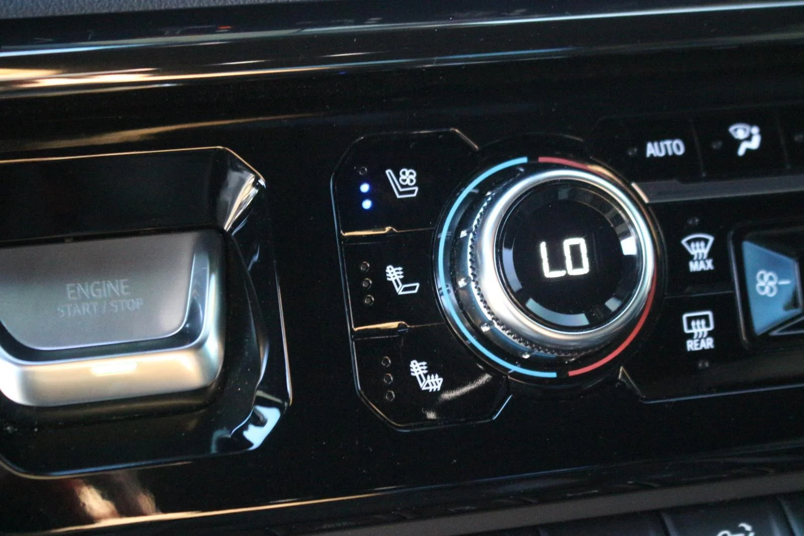 Used 2024 Onyx Black GMC AT4 image 29