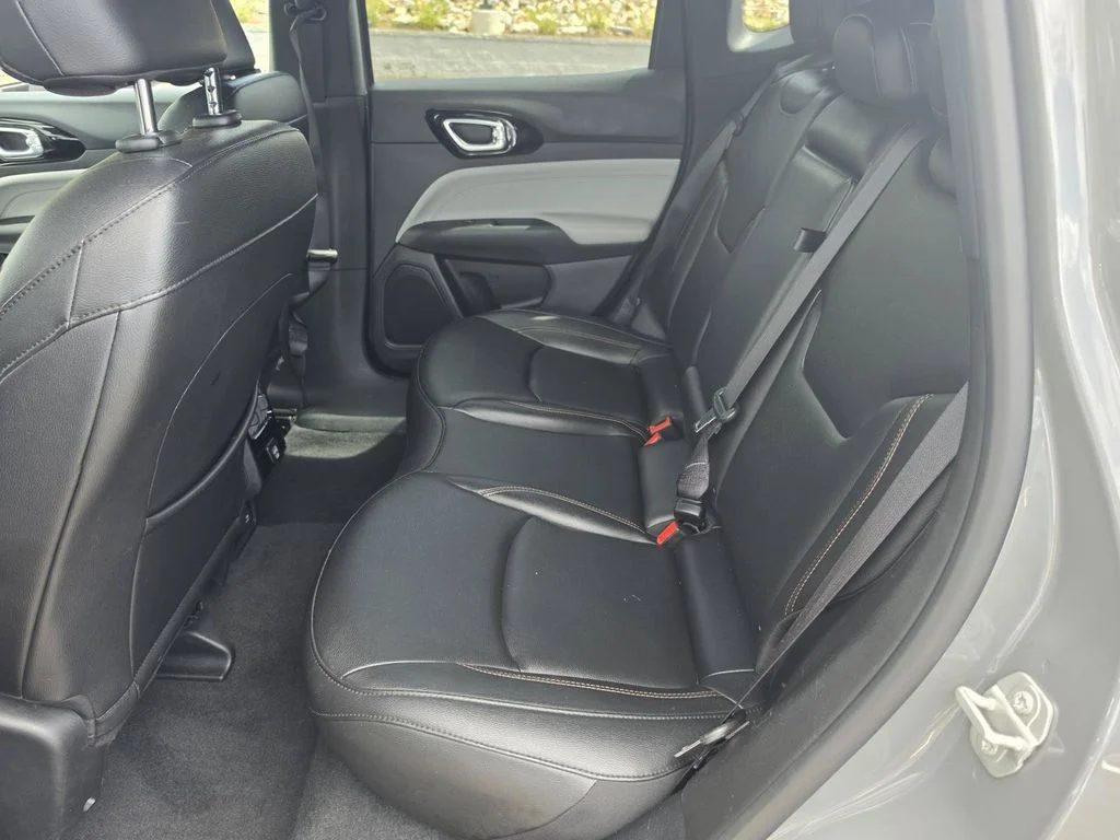Used 2024 Gray Jeep Limited image 7