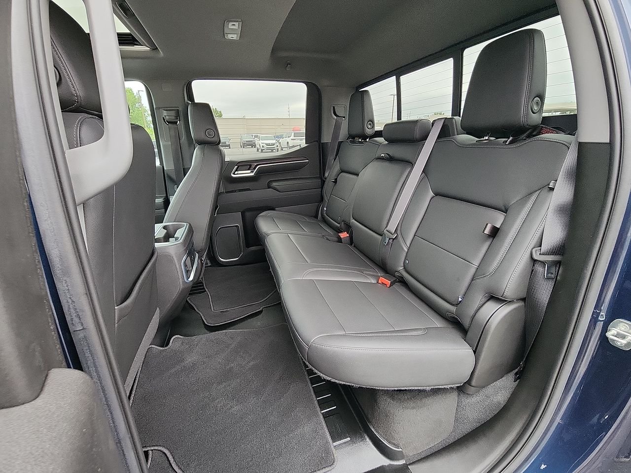 Used 2022 Blue GMC SLT image 22