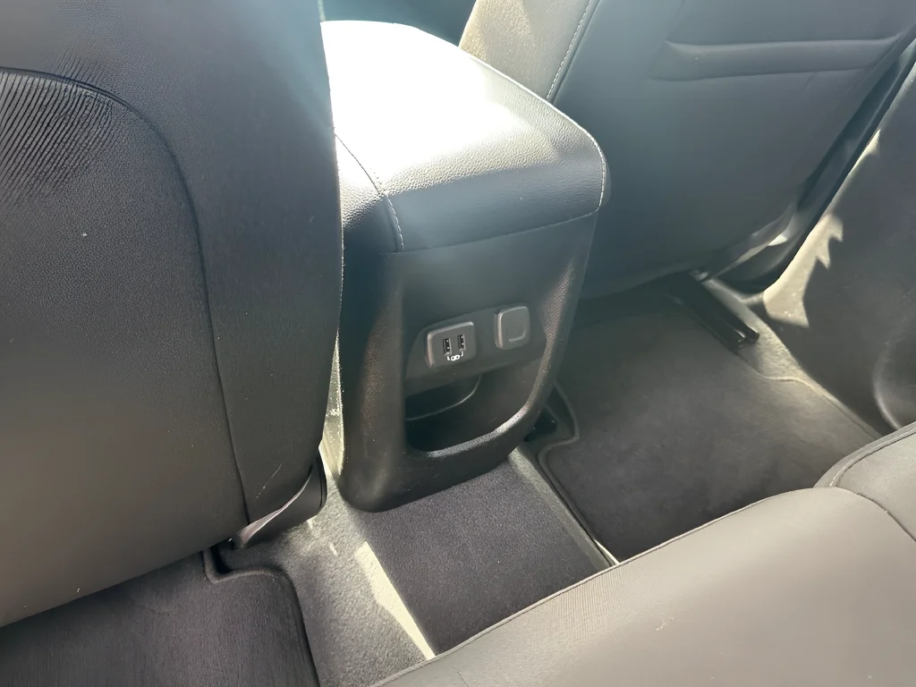 Used 2022 White GMC Elevation image 33